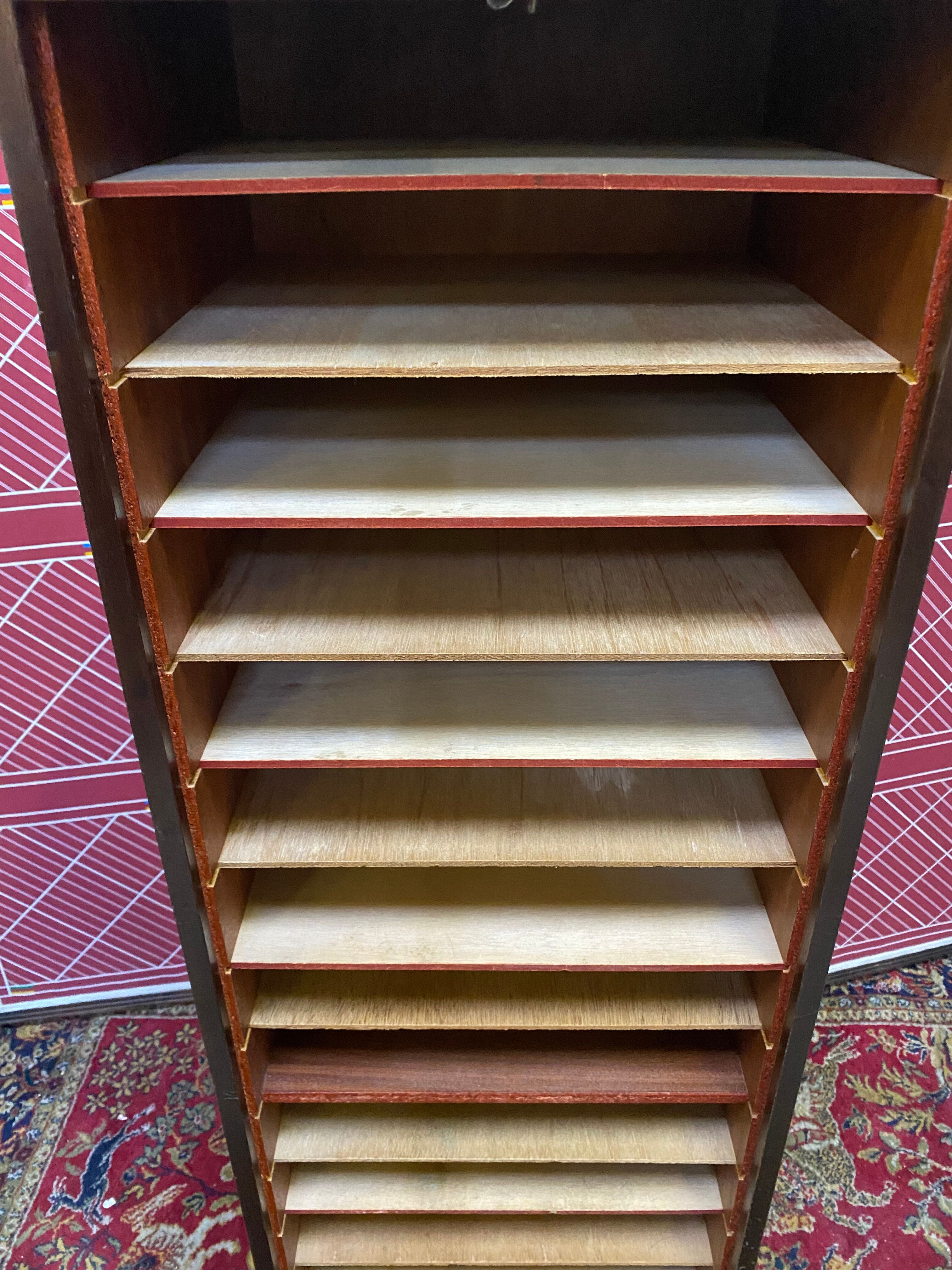 Meuble classeur à rideau années 1960