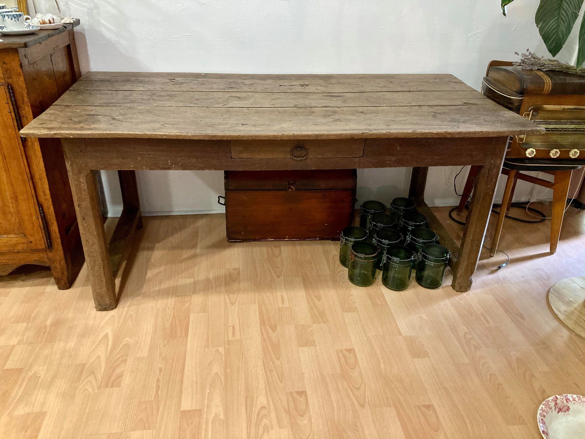 Farm table