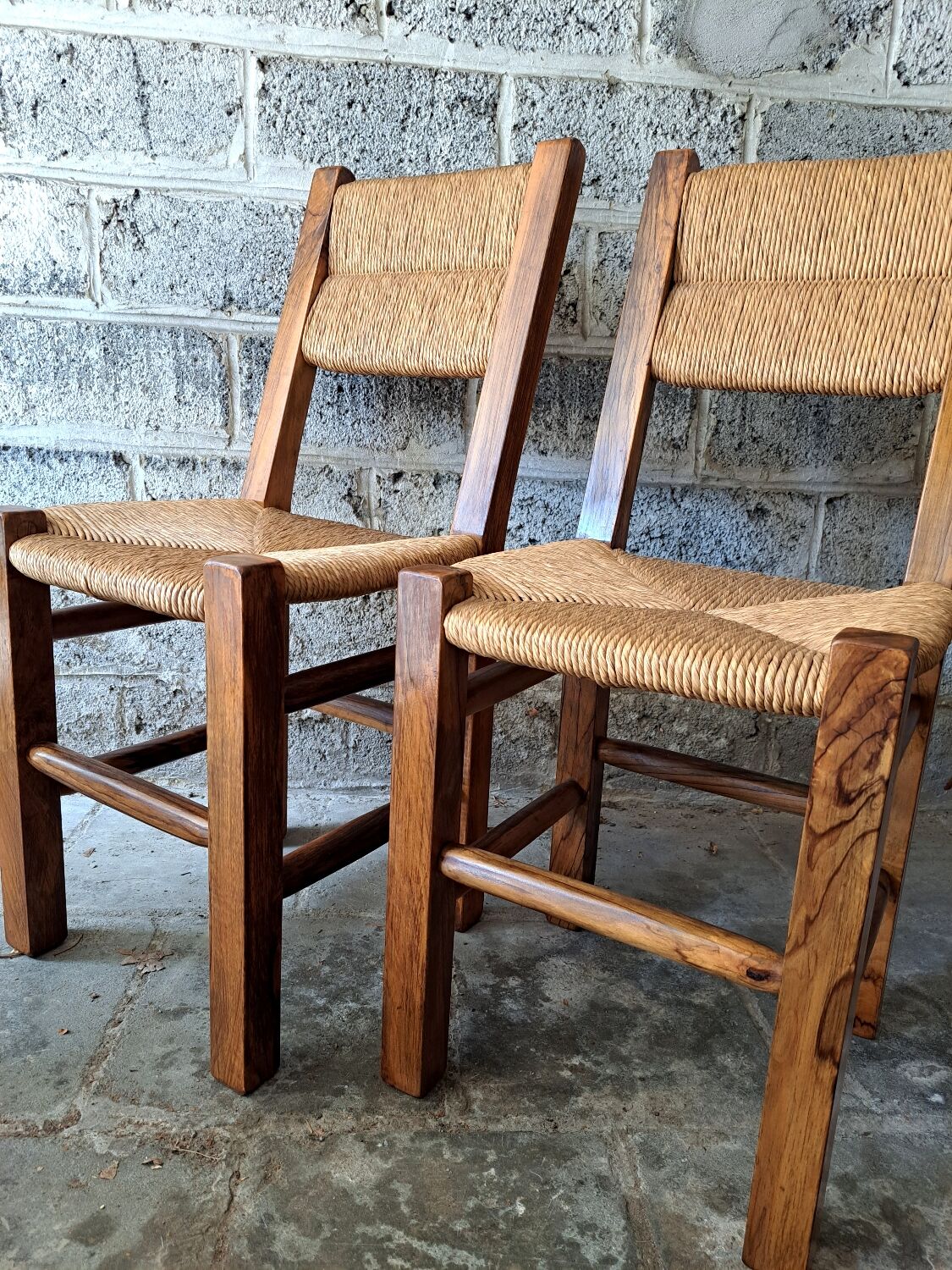6 chaises en noyer et paillées