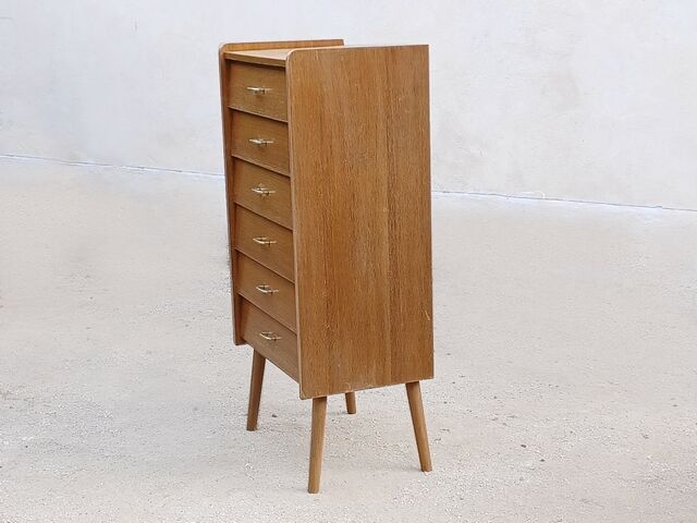 Chiffonnier vintage des années 1960 avec pieds inclinés