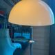 Lampadaire vintage avec abat-jour champignon blanc