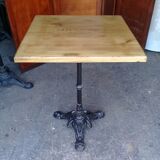 Bistro table feet in iron cast and solid wood tray