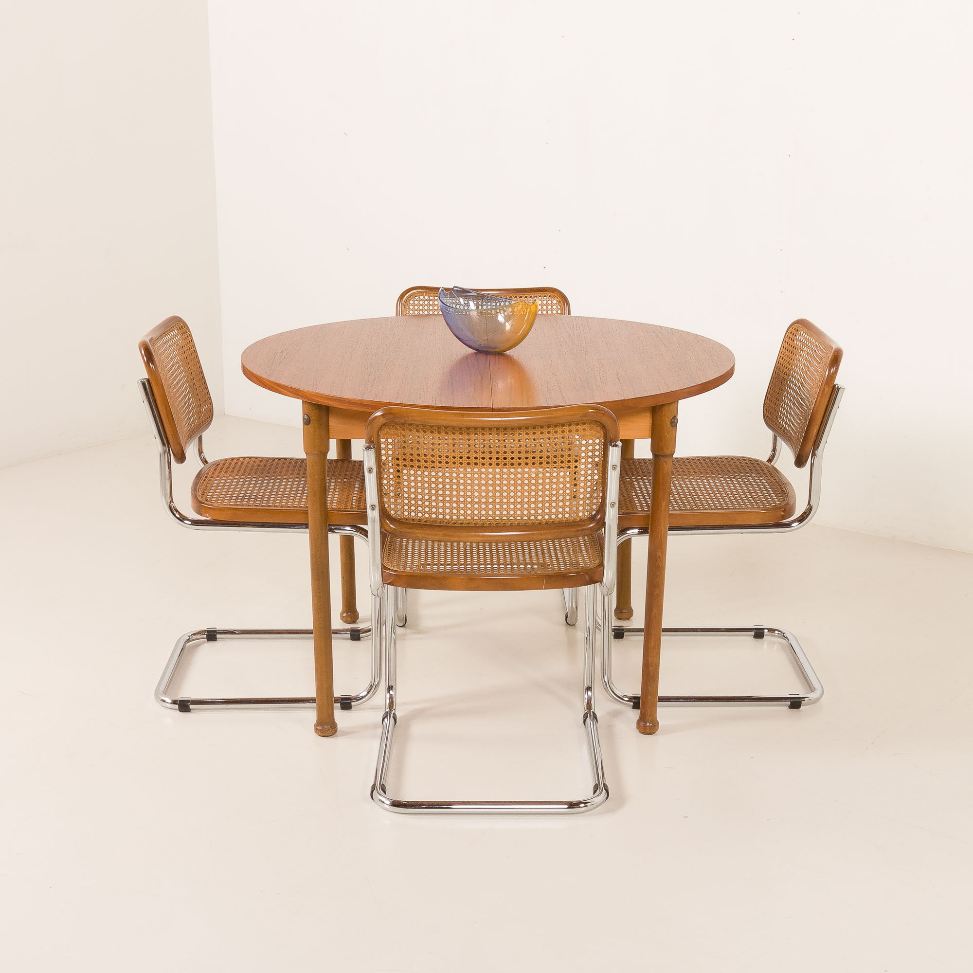 Teak round table with hidden extension, 1970s
