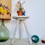 Tripod stool in wood