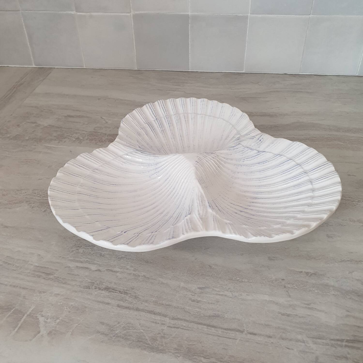 Caugant style 3 shell appetizer dish in Portuguese ceramic