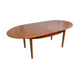 Oval table with butterfly extensions
