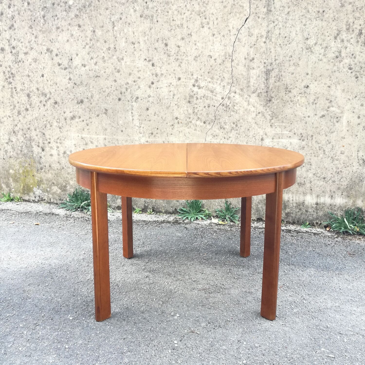 Extendable round table 120 to 170 cm