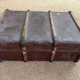 Malle vintage en bois et cuir, St Hubert Paris