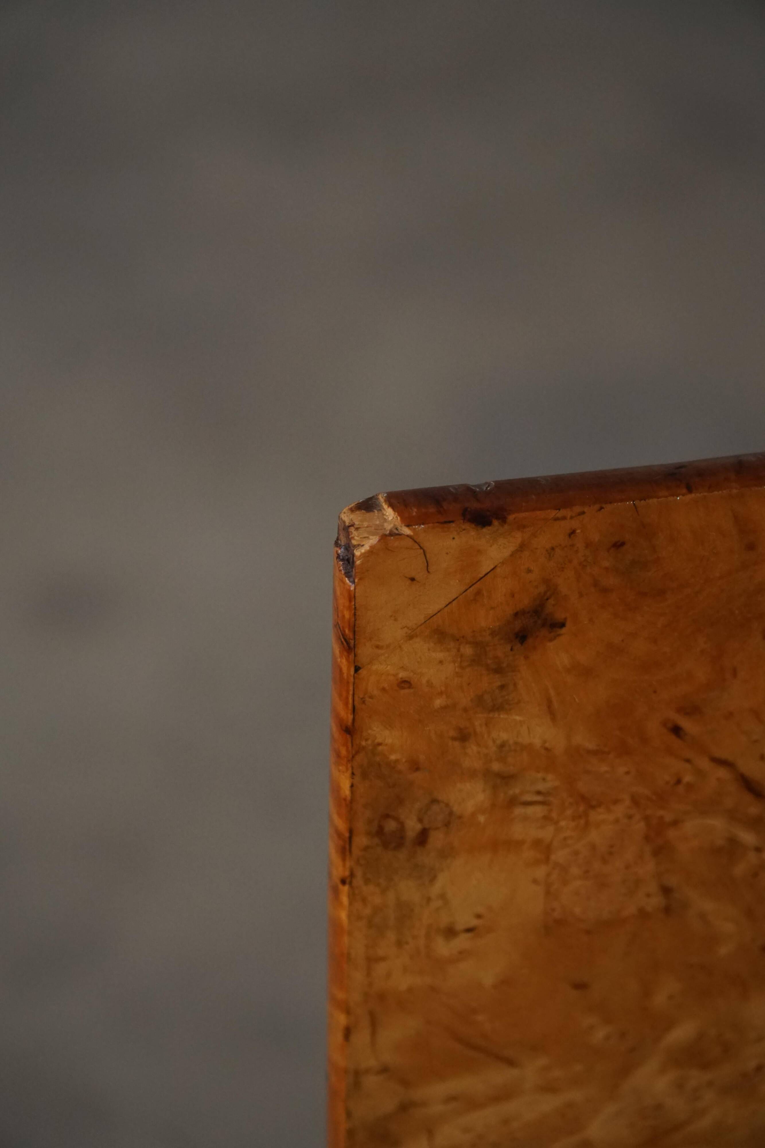 Antique Swedish table with a tilting top from the early 19th century in birch, 1800-1850s.