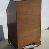 English-style dresser