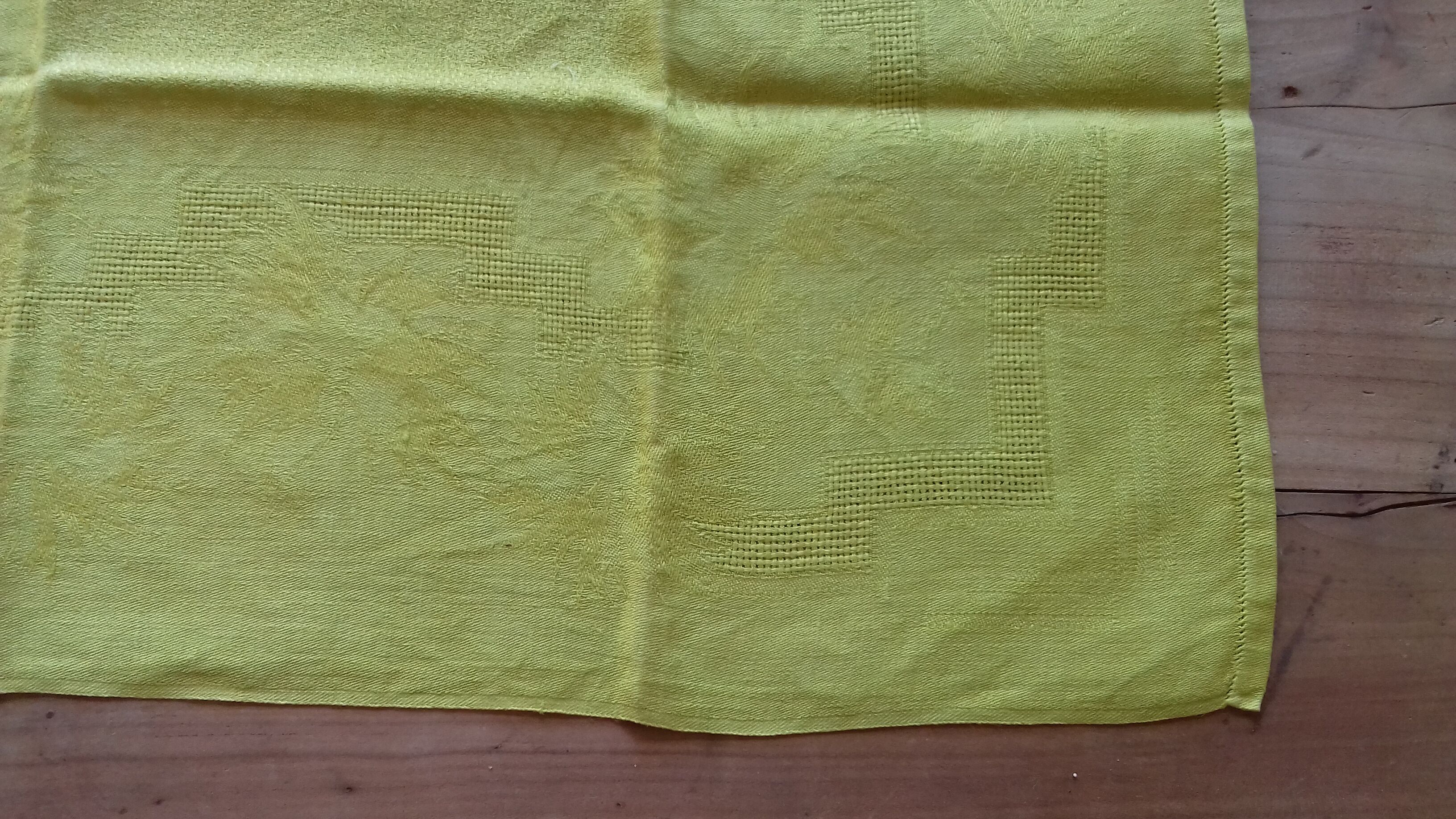 9 damask linen napkins