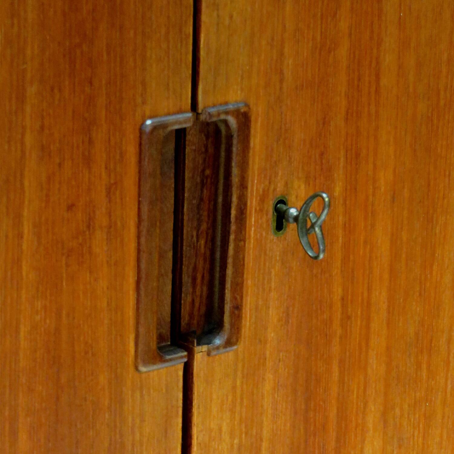 Grande armoire vintage 5 portes en teck, style moderne du milieu du siècle, années 1960