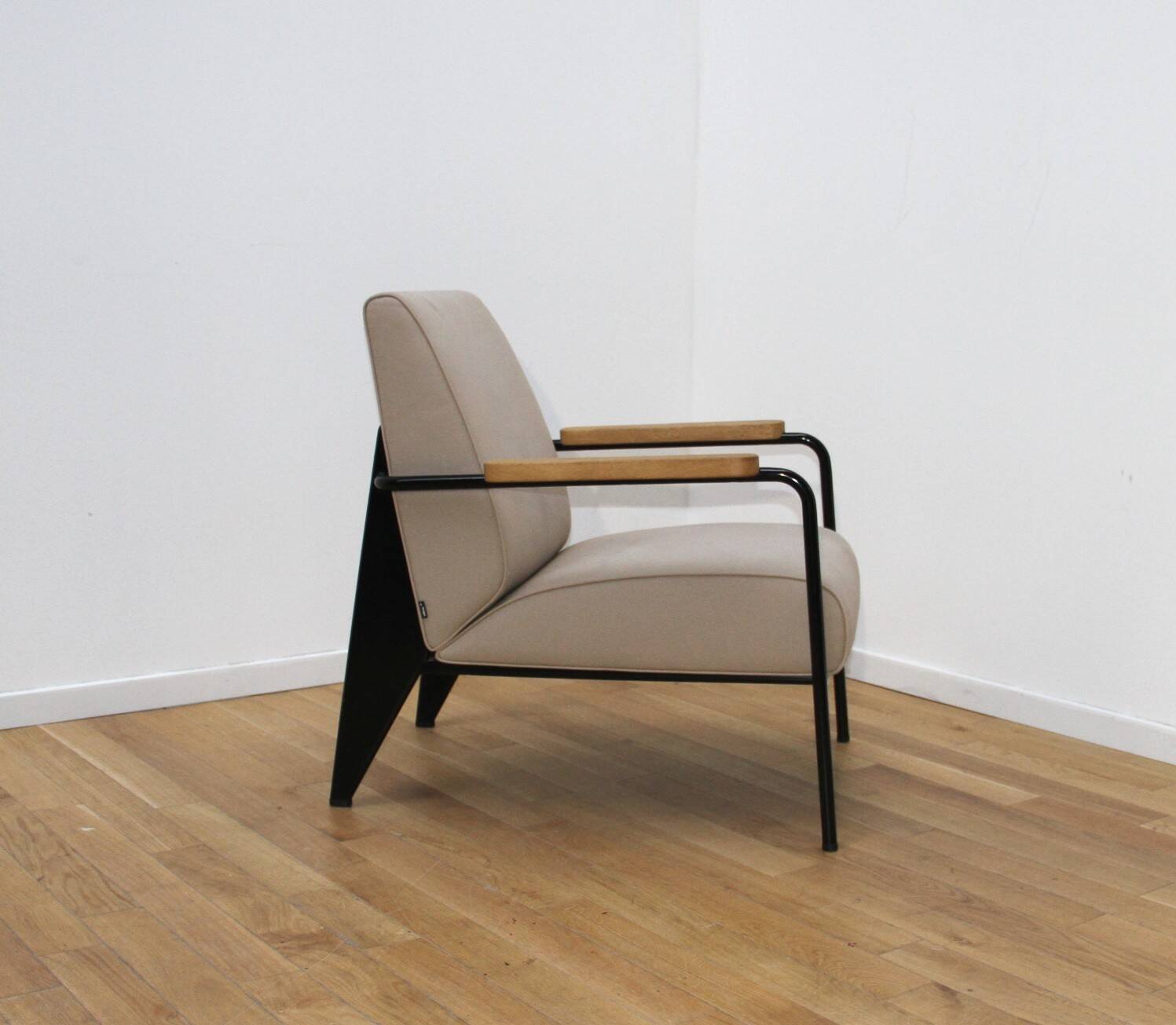 Living room armchair, Jean Prouvé