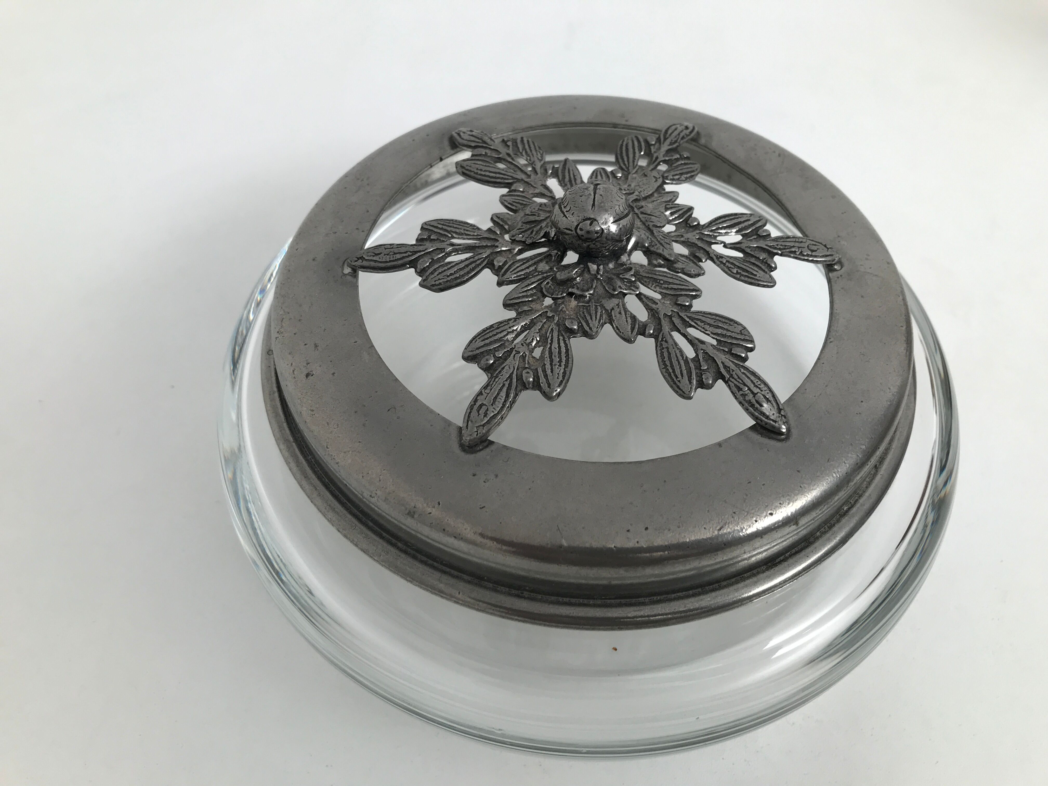 Glass tin lid candy