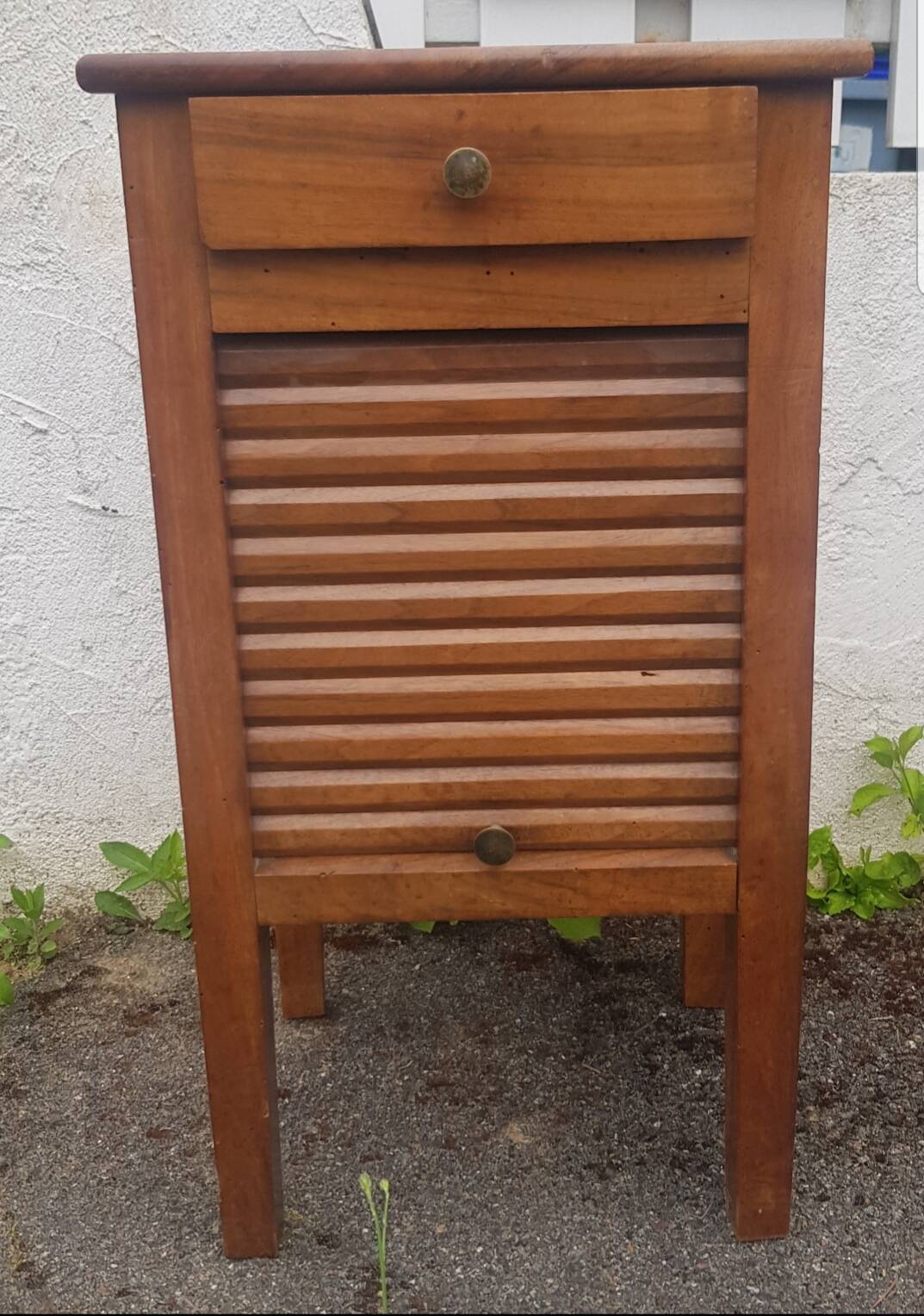 Curtain bedside table