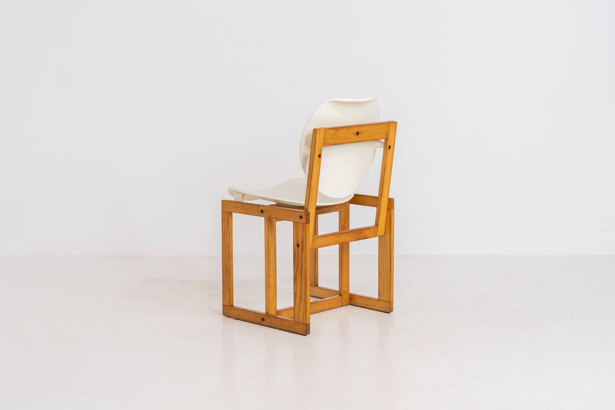 ‘Serena’ side chair by Giuseppe Davanzo