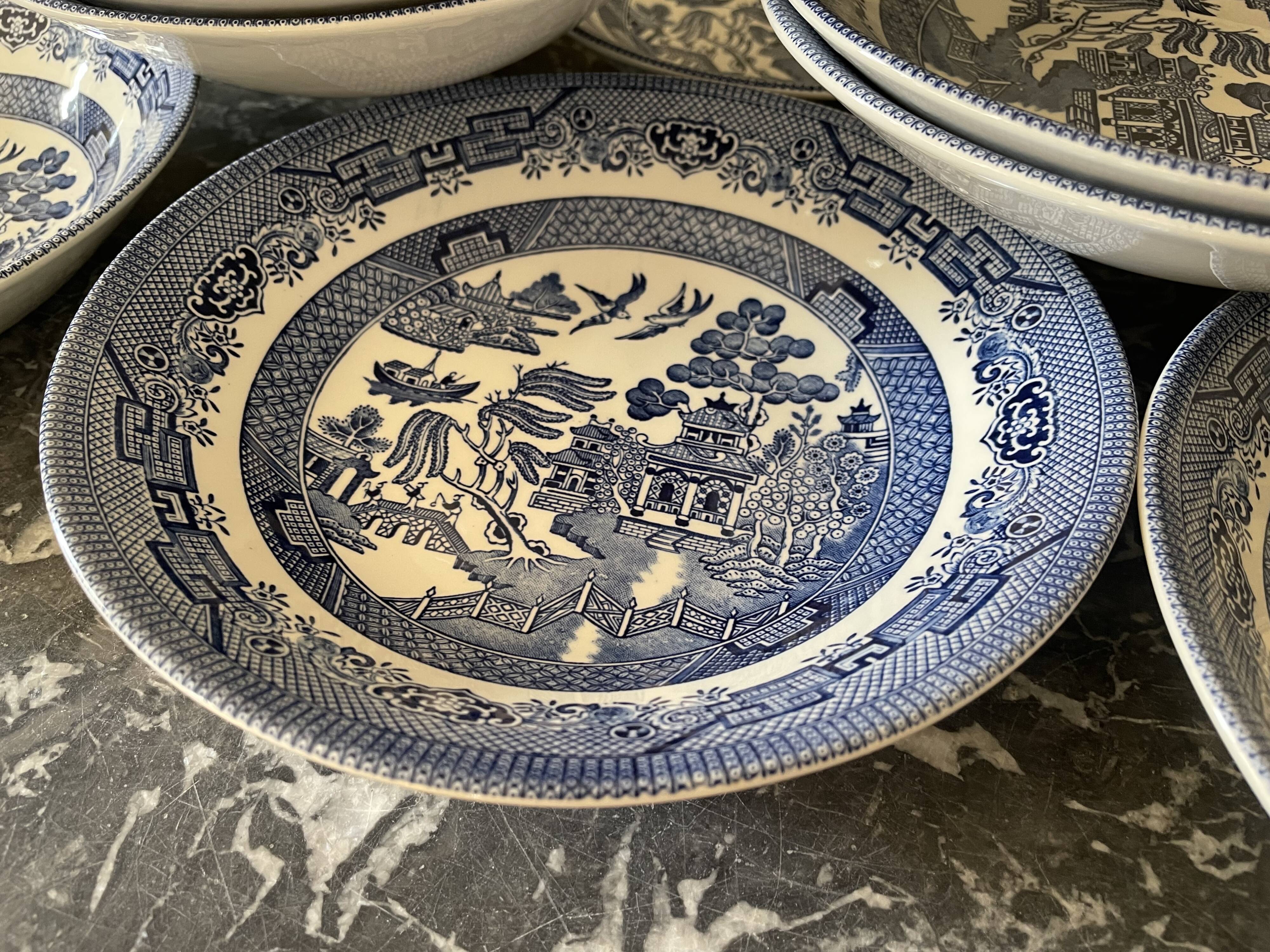 Hollow earthenware plates Churchill Willow Blue