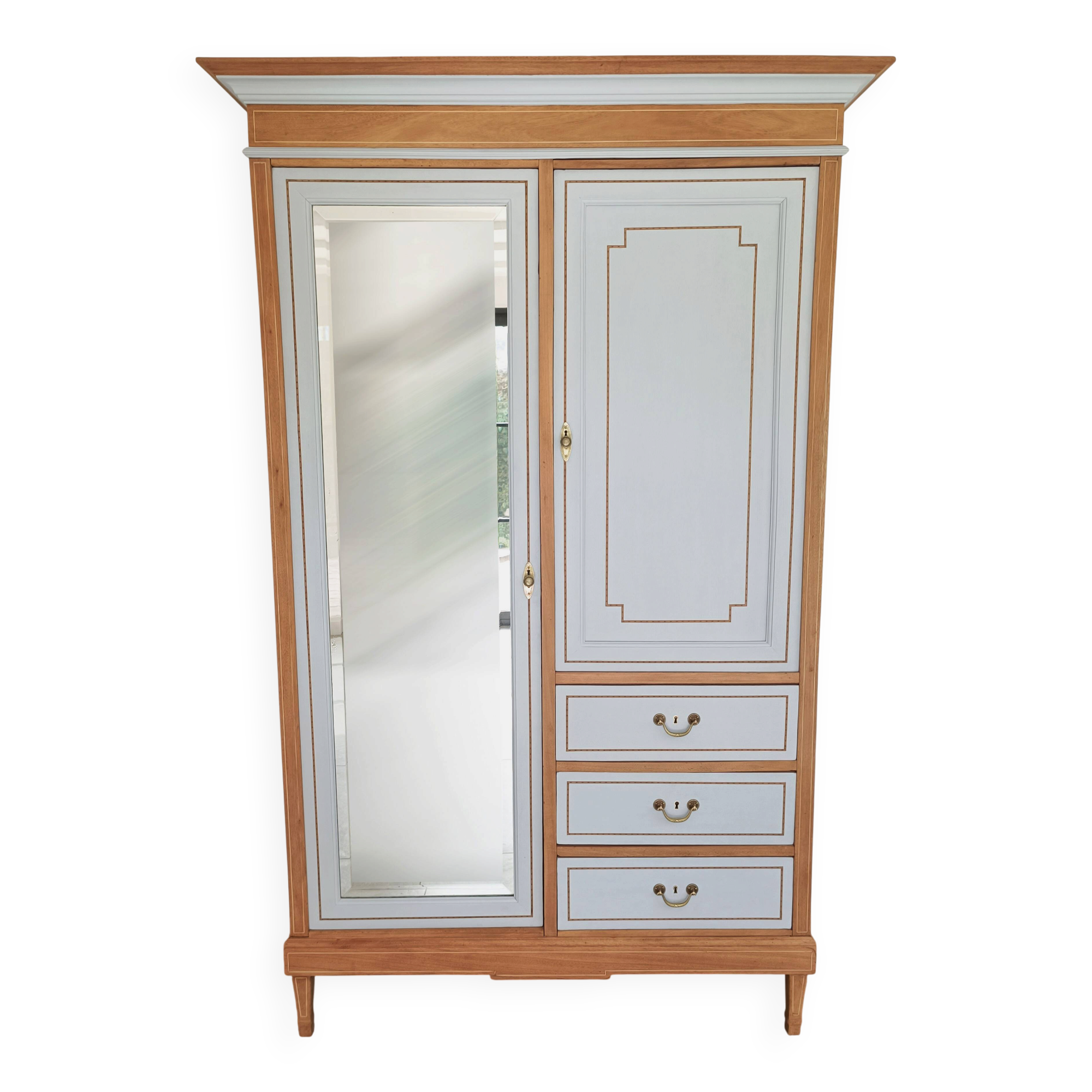 Family wardrobe, marquetry net, early 20th century.