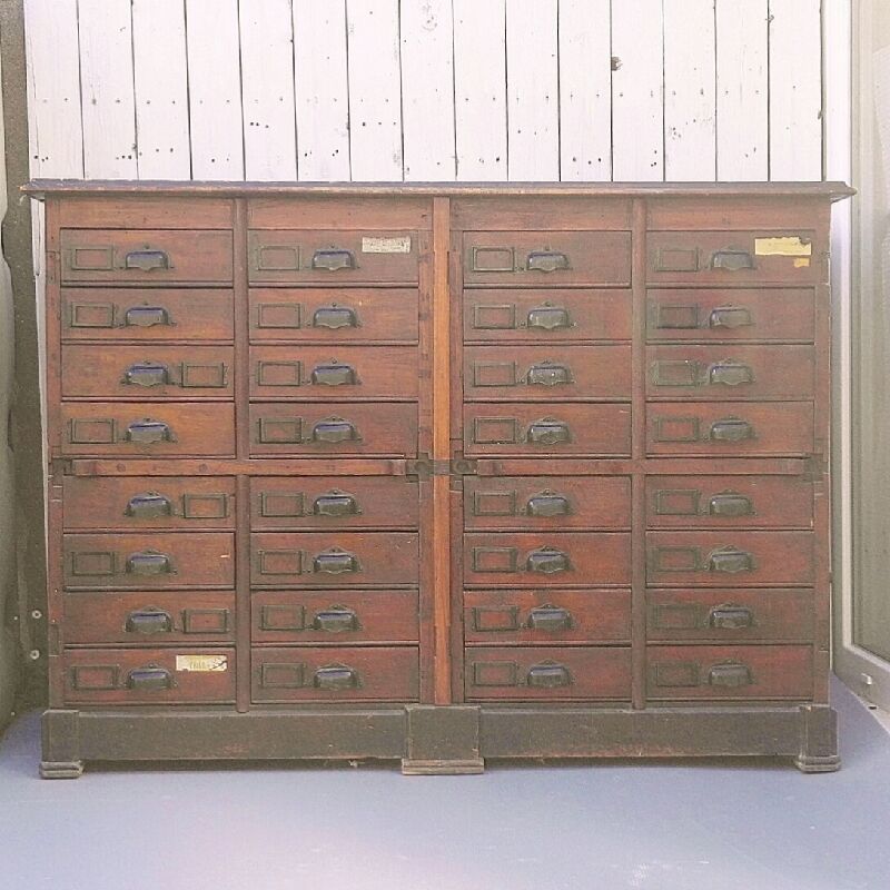 Administration trade cabinet 32 varnished wood drawers