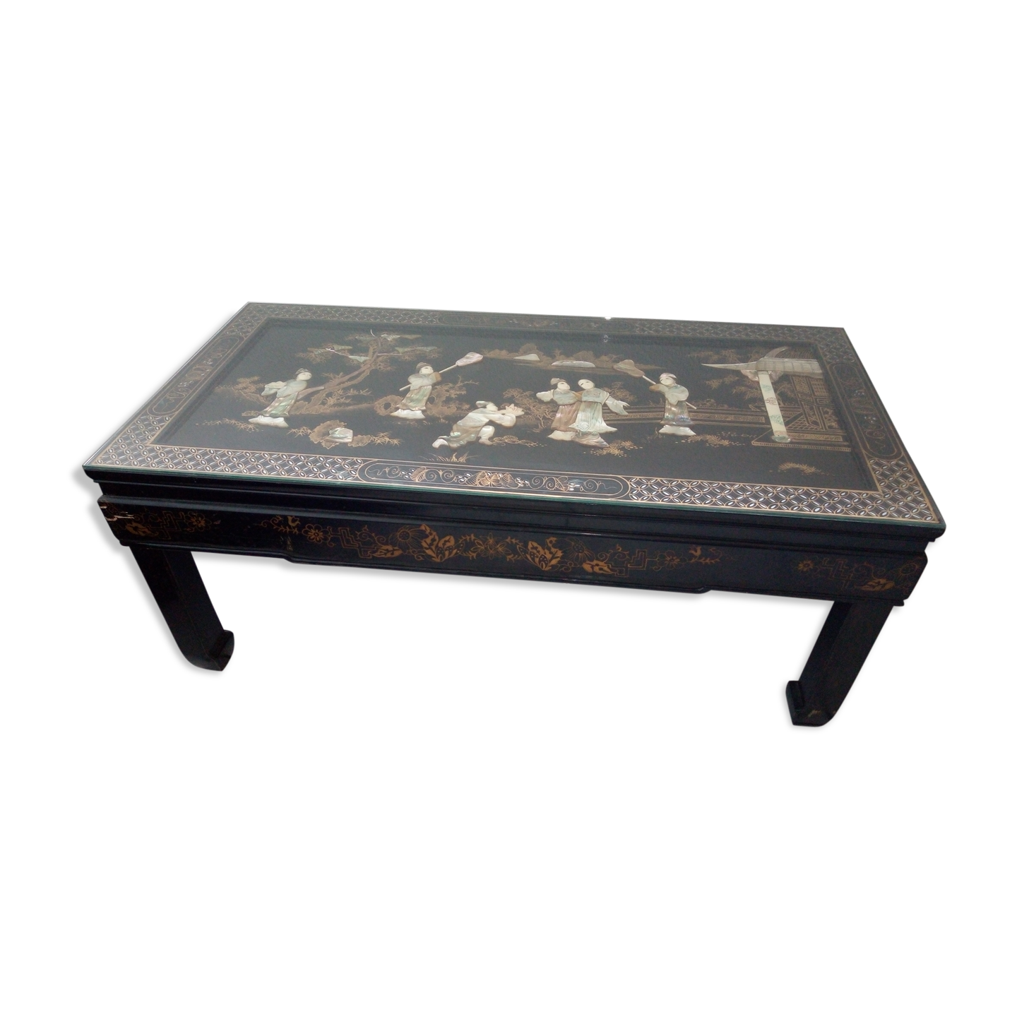 Table chinoise laquée ivoire et nacre pied pliant