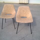 Paire de chaises par Pierre Guariche