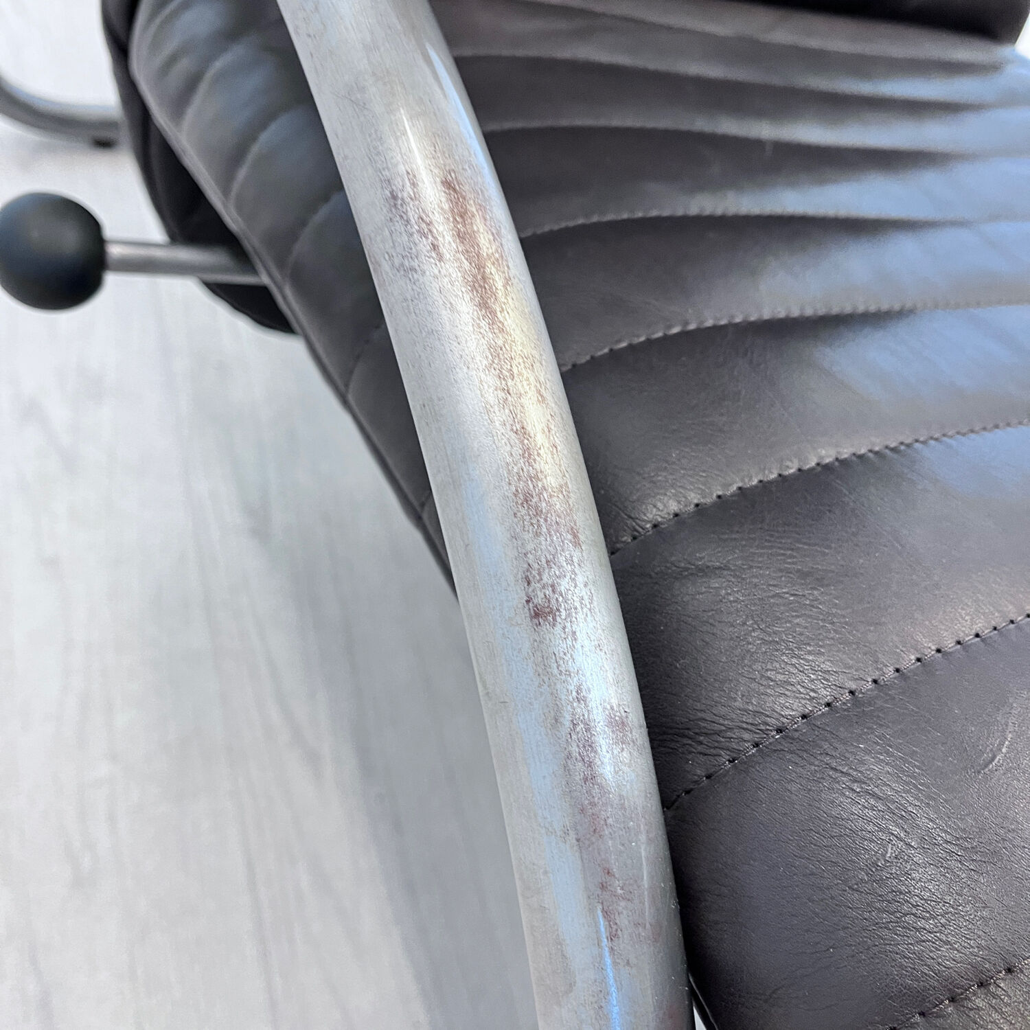 Leather lounge chair