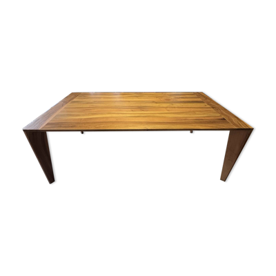 Table repas design Noyer massif Ligne Roset