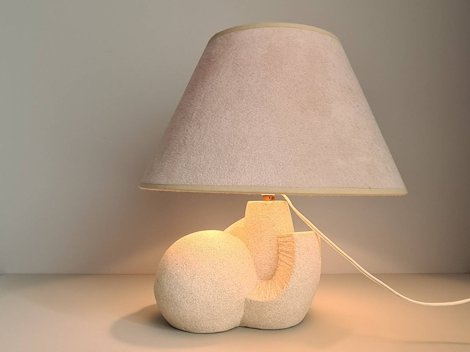 Albert Tormos style sculpture lamp in white stone / 60s / art / artisanal work / Mid-Century / France / 20th century