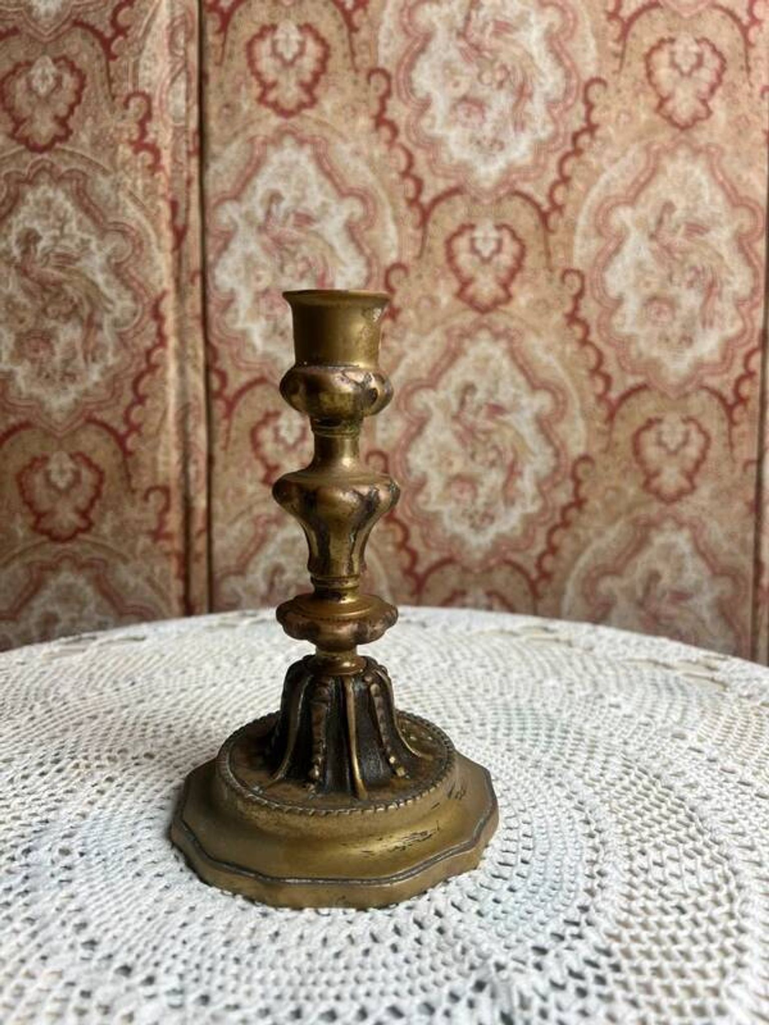 Bougeoir ancien en bronze doré