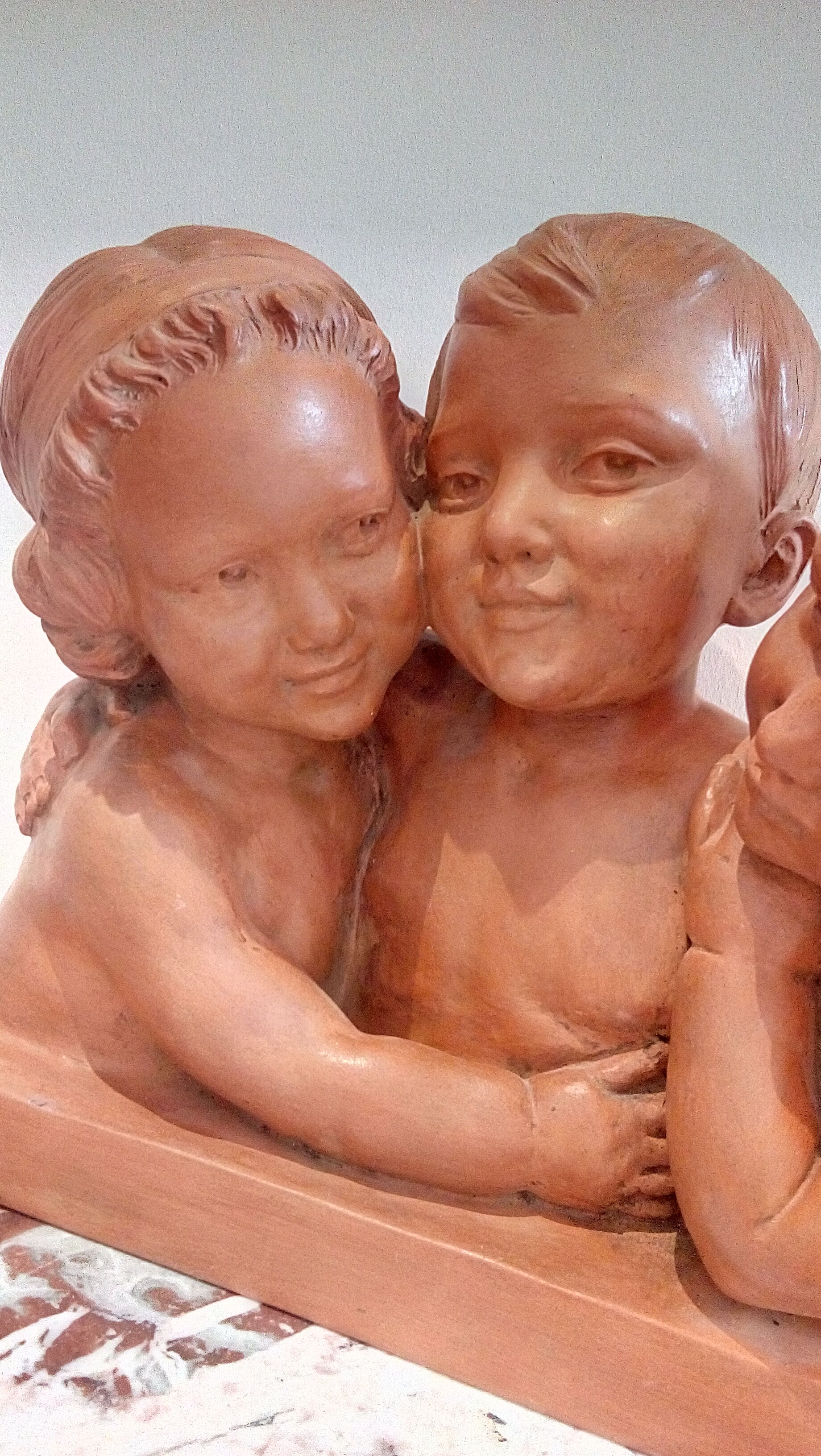 Bust trio of children terracotta of Sorgel