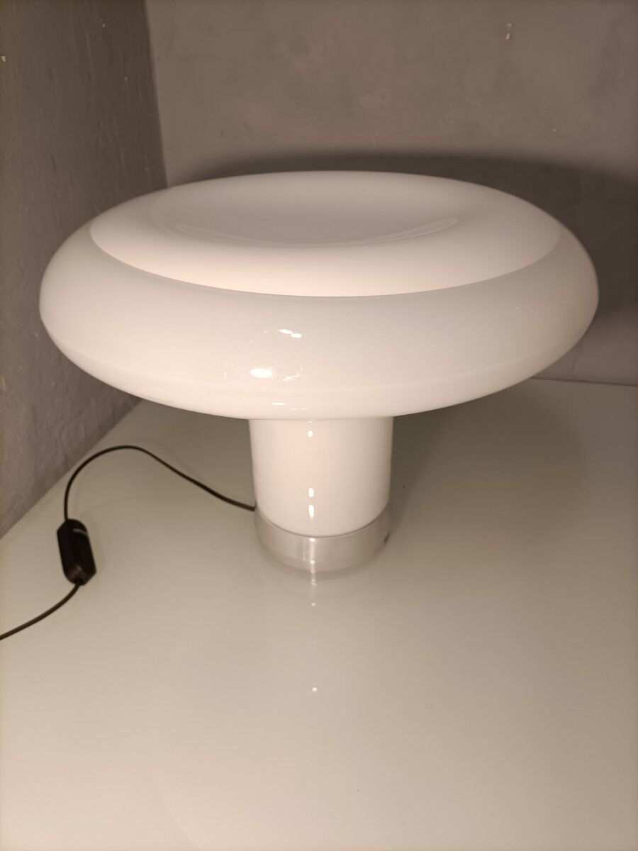 Lampe de table design années 90 modèle Lesbo Angelo Mangiarotti pour Artemide