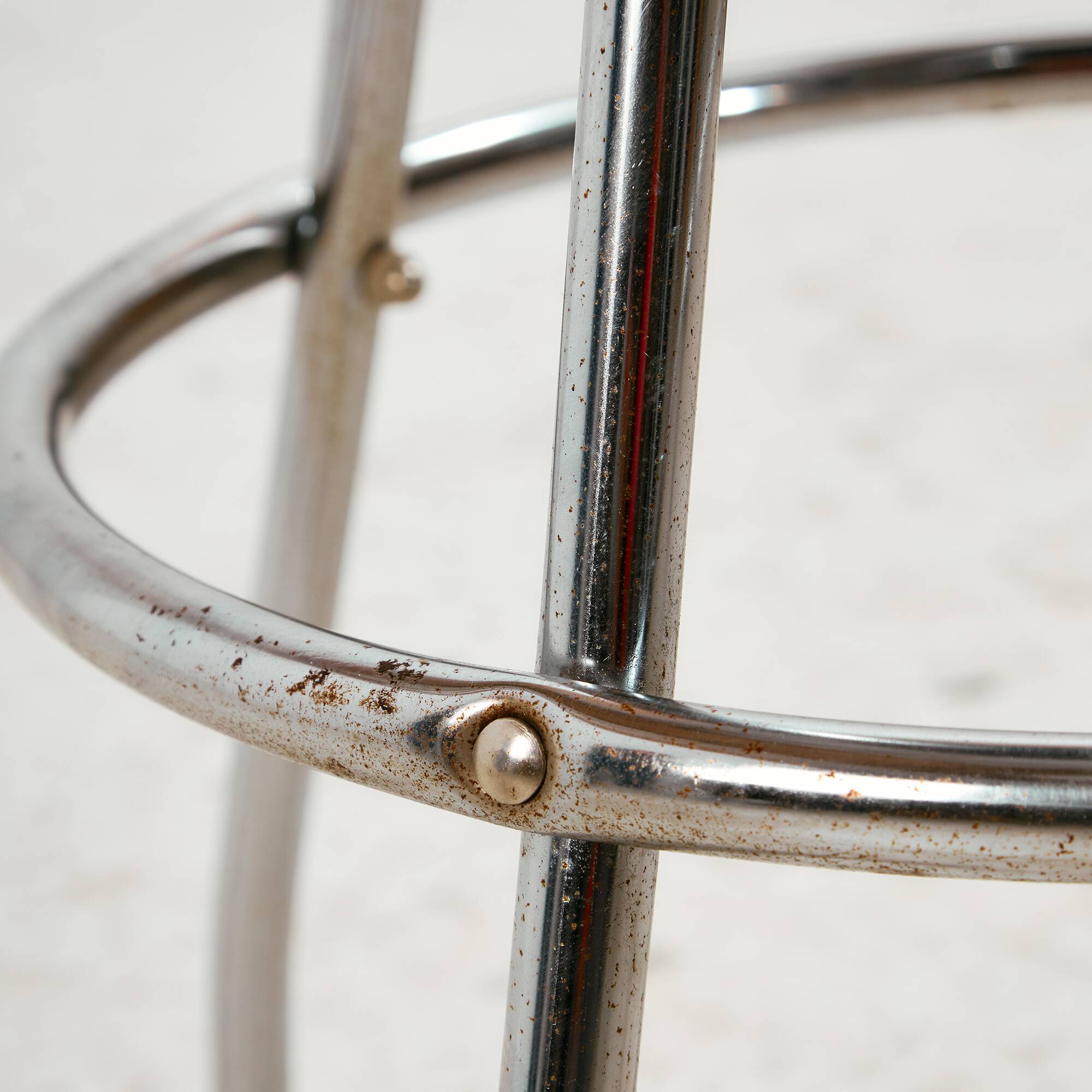 Tubular bar stool