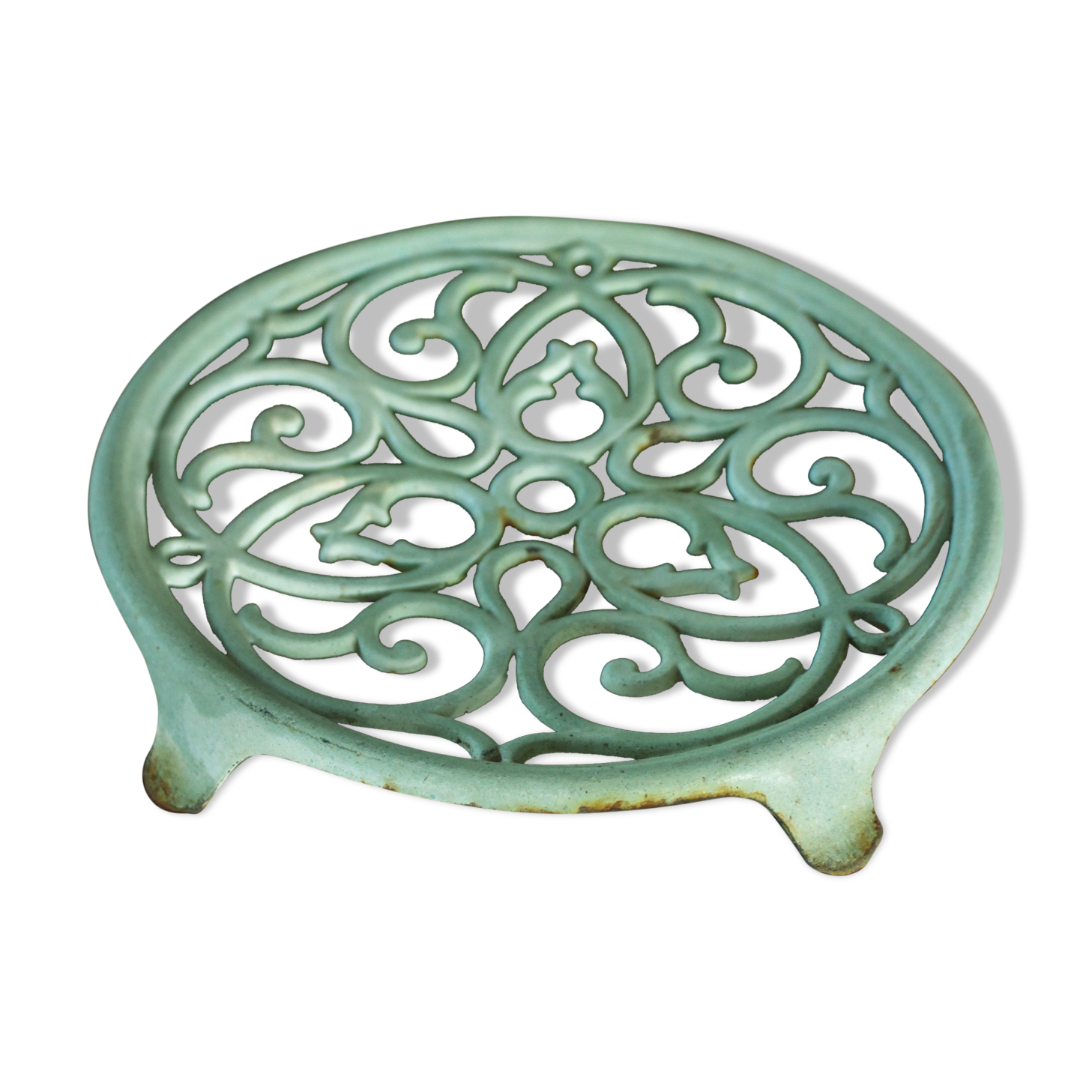 Round cast iron underside