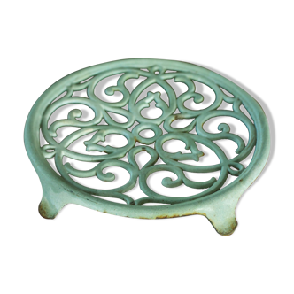 Round cast iron underside
