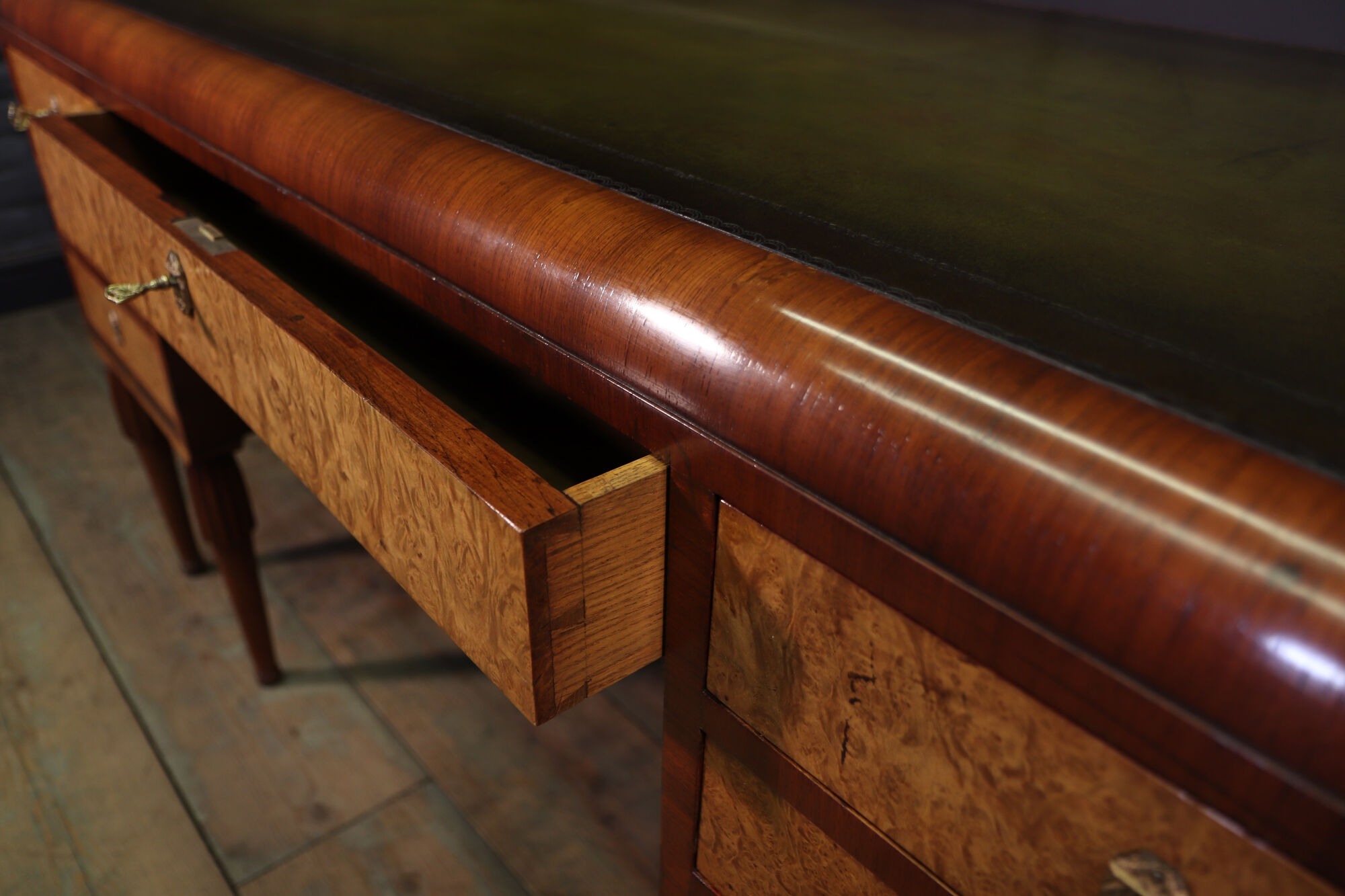 Français table d’écriture art déco par maurice dufrene