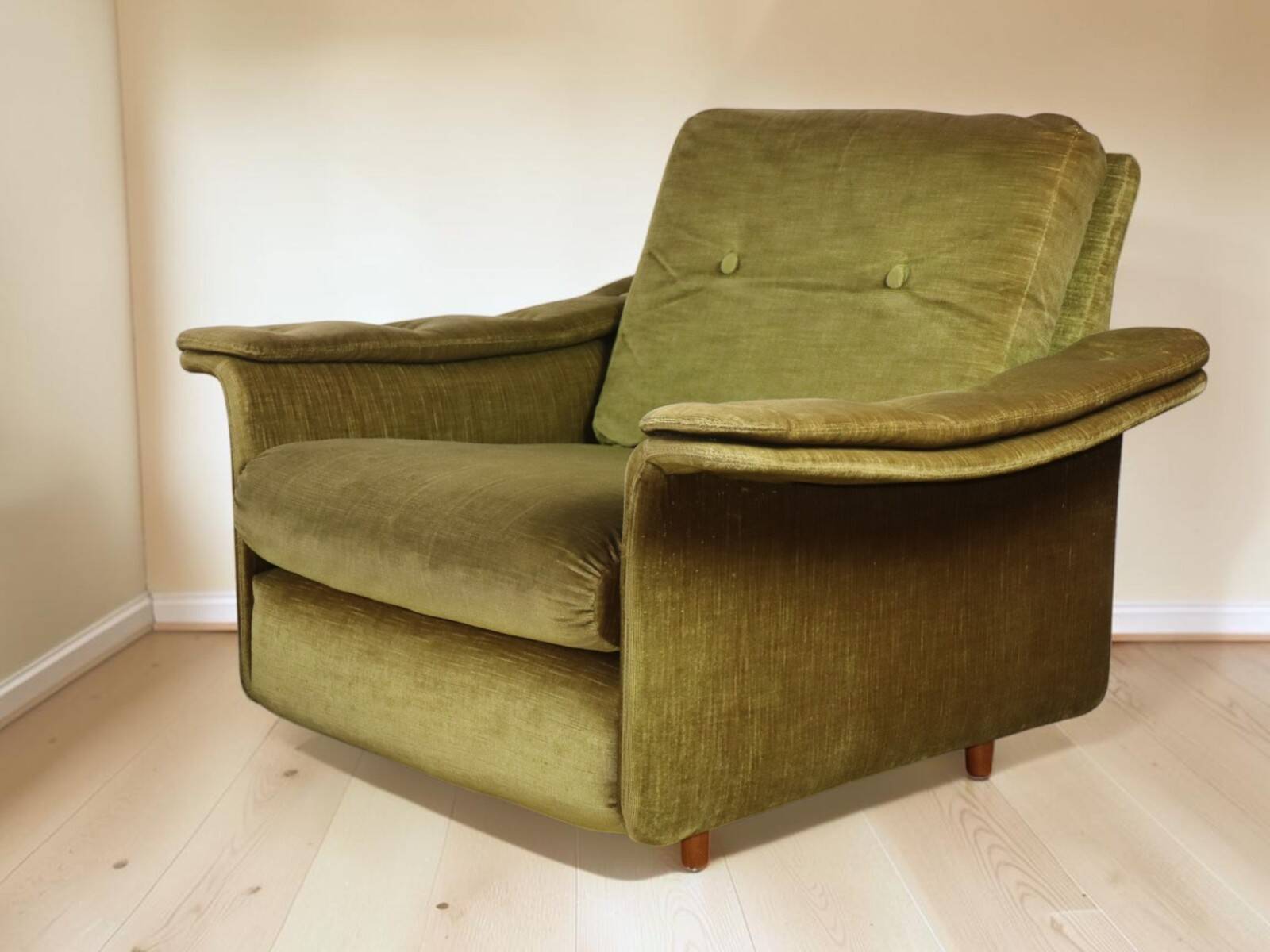 Pair of vintage velvet armchairs – 1960s