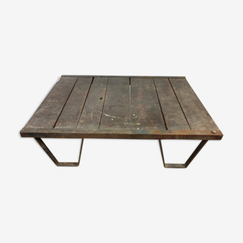 Table basse en palette d'usine industrielle