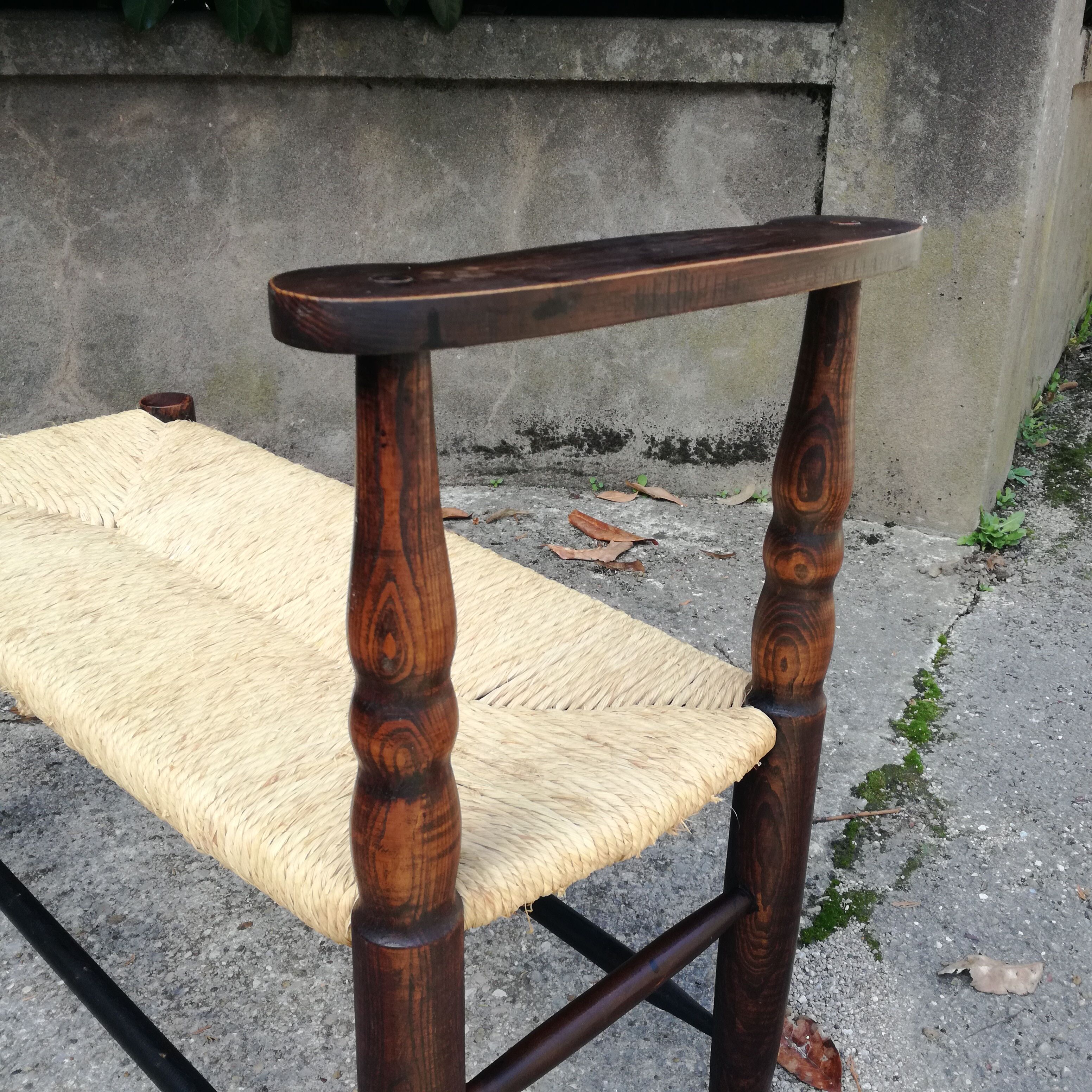 Cantel or antique mulched bench of fireplace corner