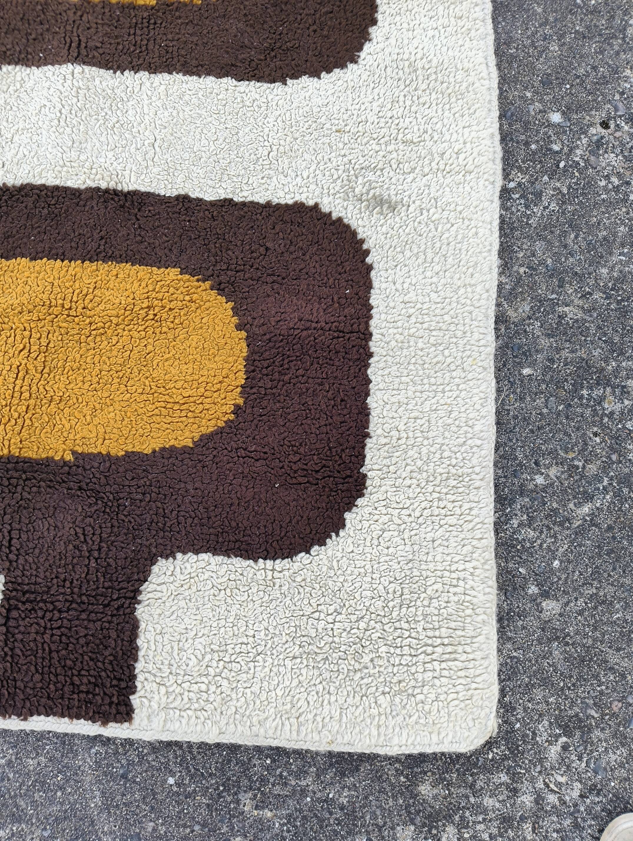 wool Pop Art carpet from the 70s