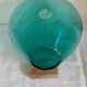 Vase moderne suédois en verre vert
