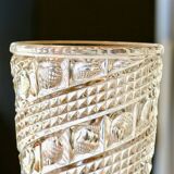 Glass vase with diamond point and spiral decoration