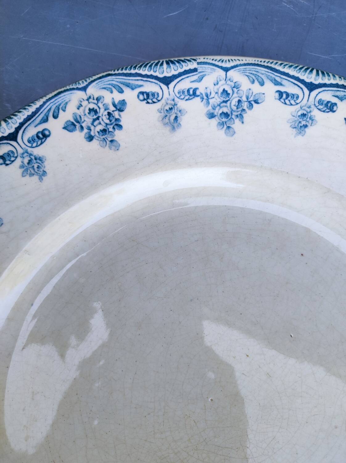 Old round iron earth dish, HB&Cie Bordeaux