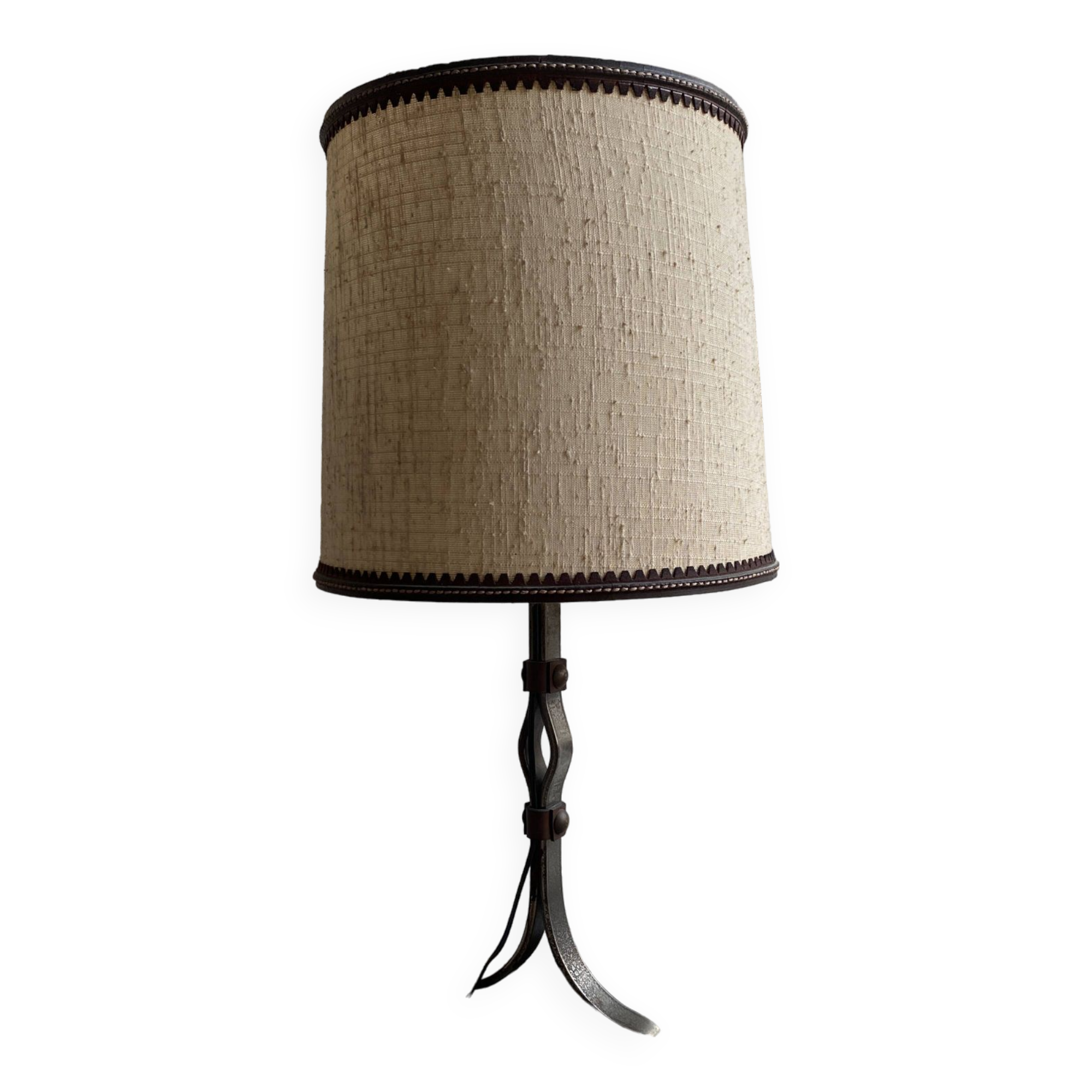 Pied de lampe de table en fer et cuir par Jean-Pierre Ryckaert - 1950