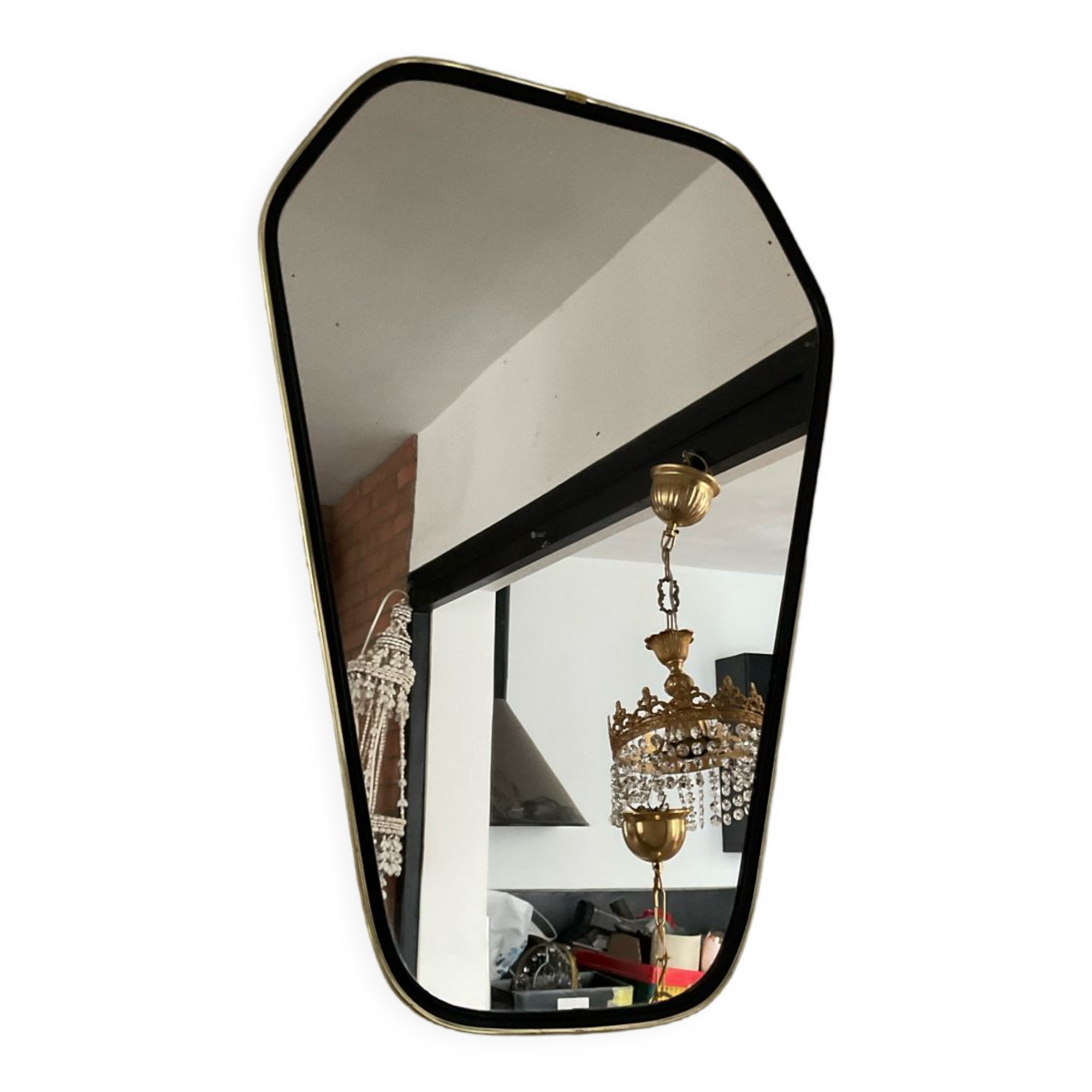 Asymmetrical free-form mirror from the 60s-70s