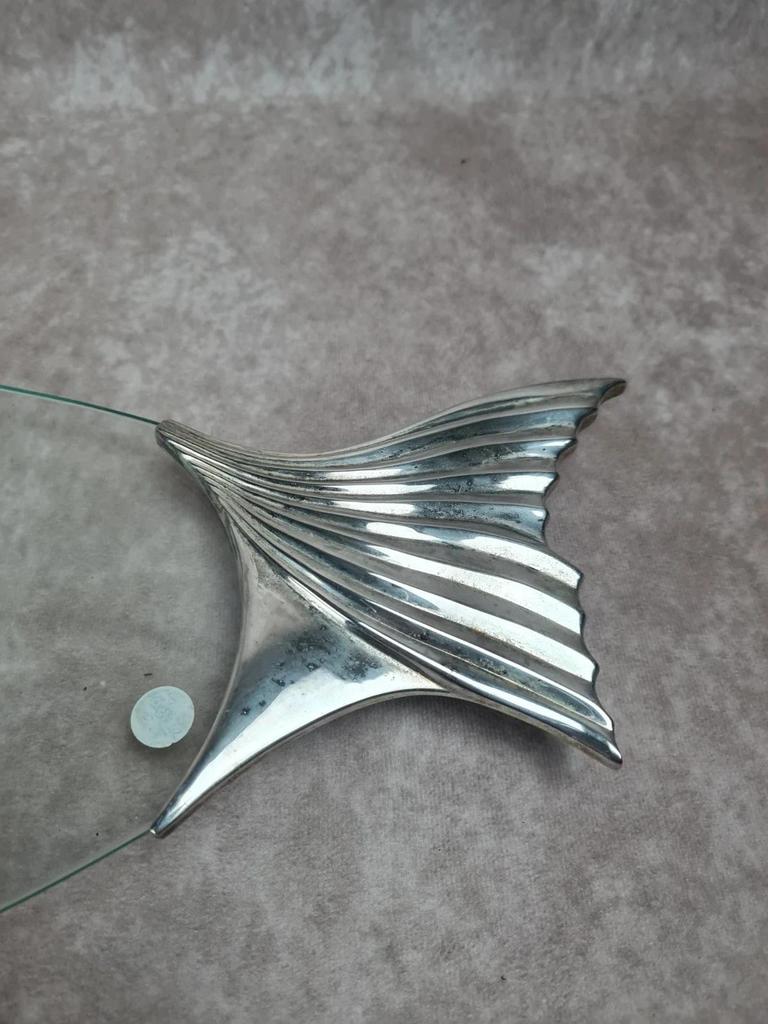 Glass and silver-plated fish trivet