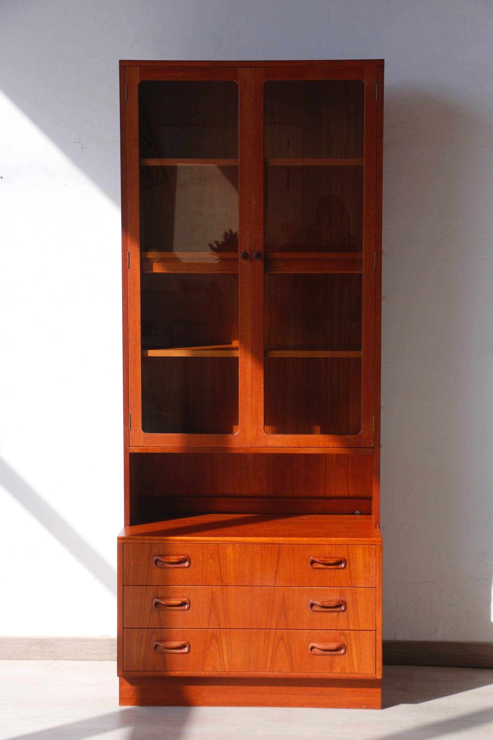 Bibliothèque vintage avec éclairage - E. Gomme - G Plan