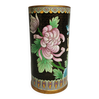 Vase Roll , beautiful enamels Cloisonnés , China Asia . flowers , blue background