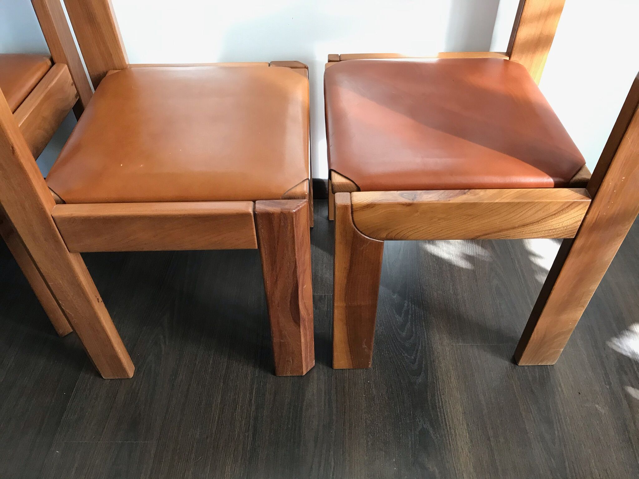Set of 4 elm chairs and leather, 80s