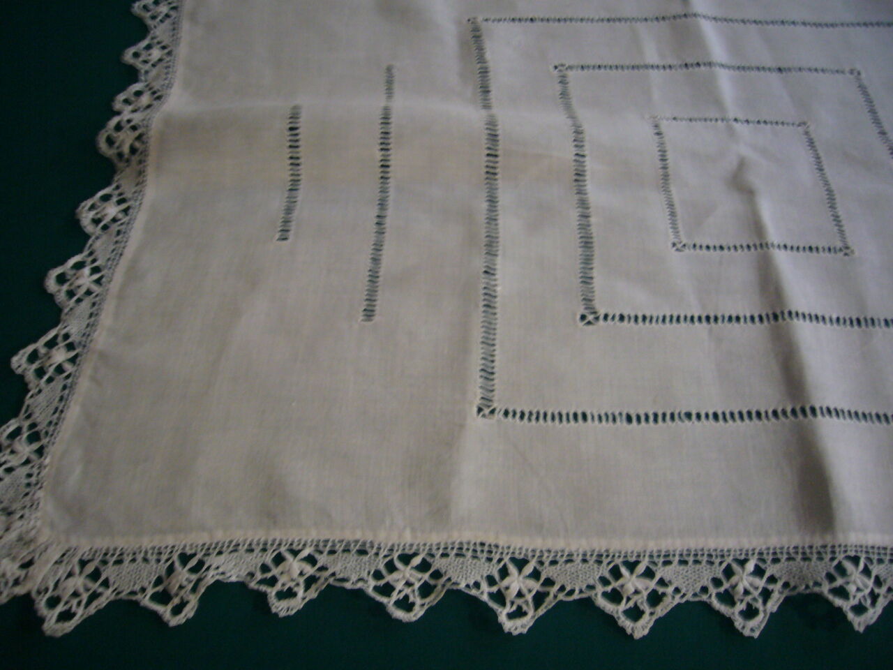 The linen thread and old lace tablecloth