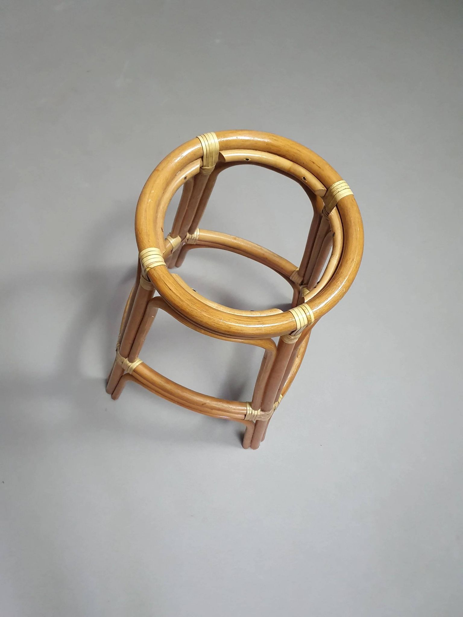 3 x tabourets en bambou avec lacets en cuir / années 70